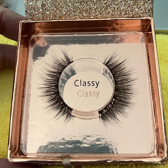 Live Glam Classy Mink Lashes New Without tags OS - Picture 4 of 4